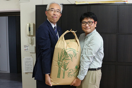 子ども食堂へのお米贈呈