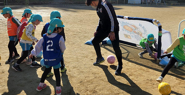 白山こども園でサッカー巡回指導を実施いたしました