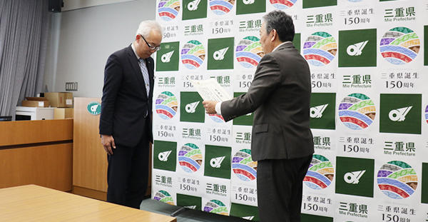 交通安全絵本を園児に寄贈いたしました